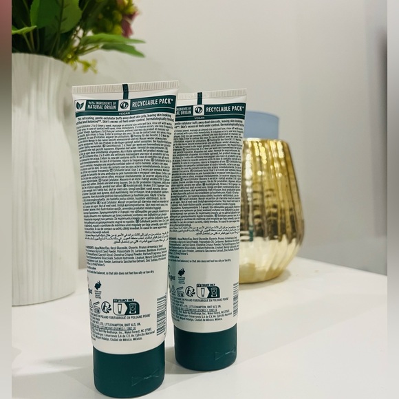 The Body Shop Seaweed Oil-Control Exfoliator - Picture 2 of 5